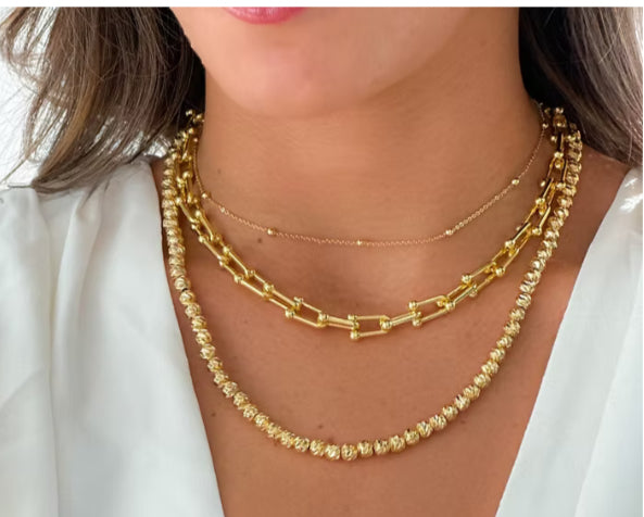 BE HORSESHOE NECKLACE