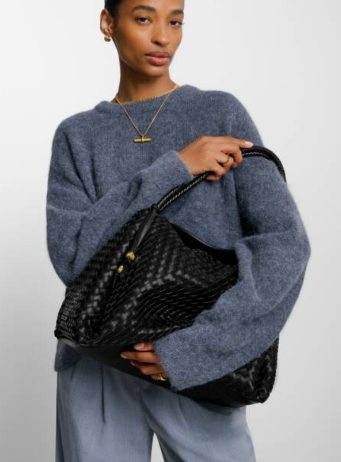 KL NOVA LRG SHLDR BAG BLK