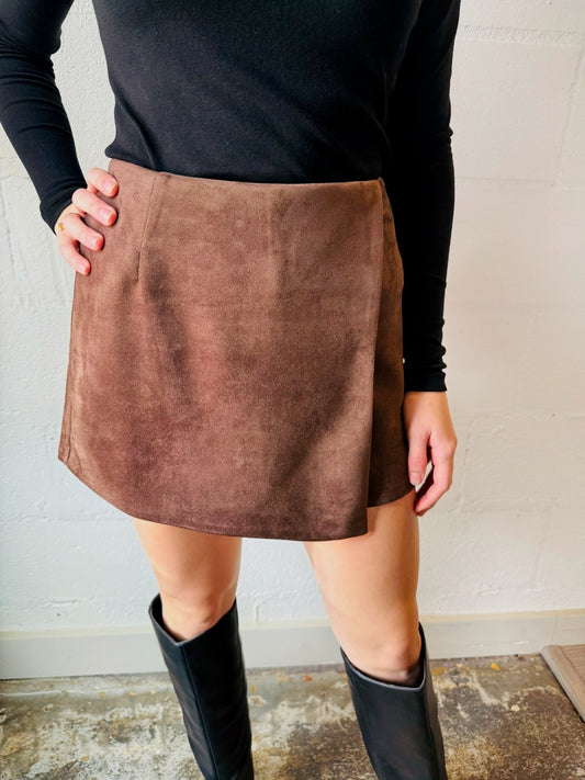 AL CHOC SUEDE SKORT