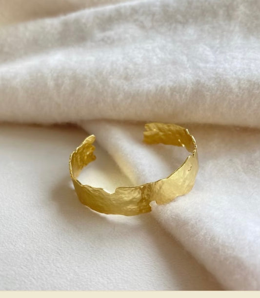 BE THICK PLATED CUFF