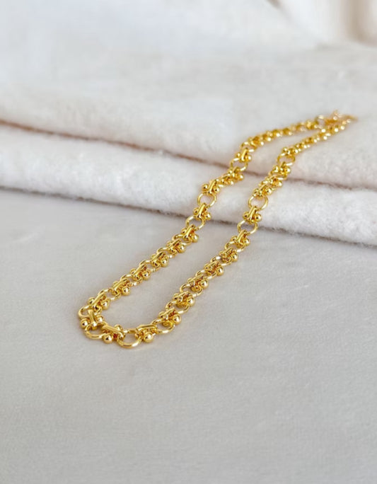 EE GOLD LOOP NECKLACE