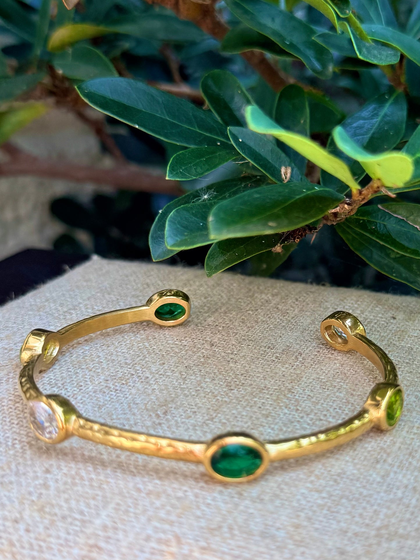 BR EMRALD CUFF