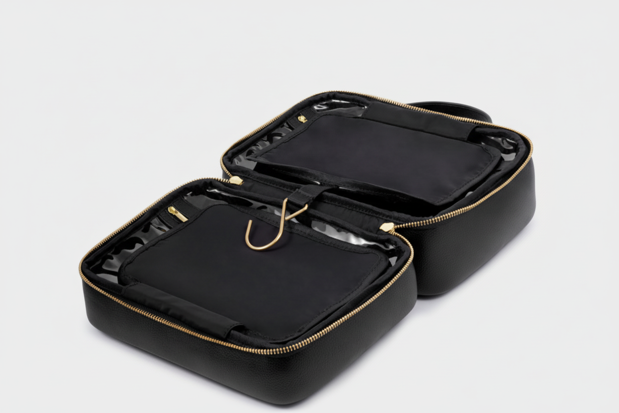 KL TOILETRY AND MAKEUP BLK