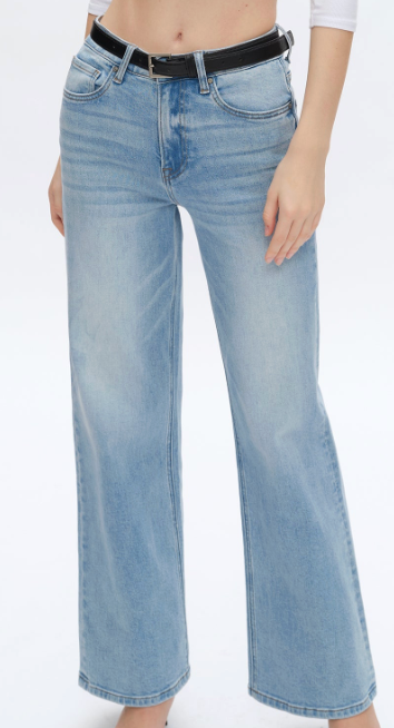 BY MINNIE HR STRAIGHT